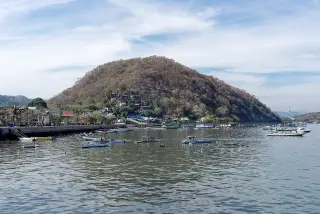 Ilustrasi: Kapal di Labuan Bajo, Flores.