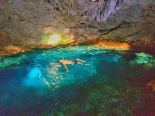 Foto arsip: Goa air laut di bawah permukaan, terletak di kabupaten kupang.