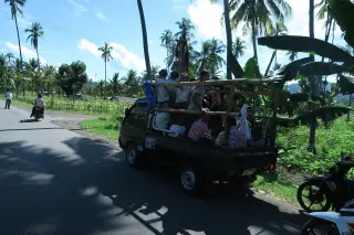 Foto arsip: 20160403092429 - Christian procession near Maumere.