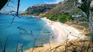 Foto arsip: pantai tanjung kajuwulu, kabupaten Sikka, Nusa Tenggara Timur.