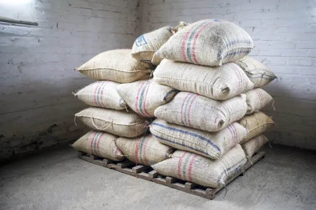 Bulog Salurkan 4.336,5 Ton Beras untuk Warga Empat Kabupaten Sumba